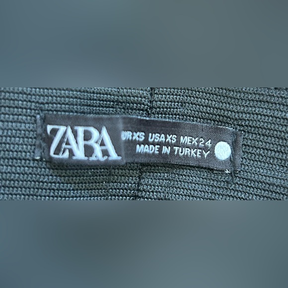 ZARA BLACK LEGGINGS - Sz XS, 5” slit on both bottom part. - Picture 2 of 2